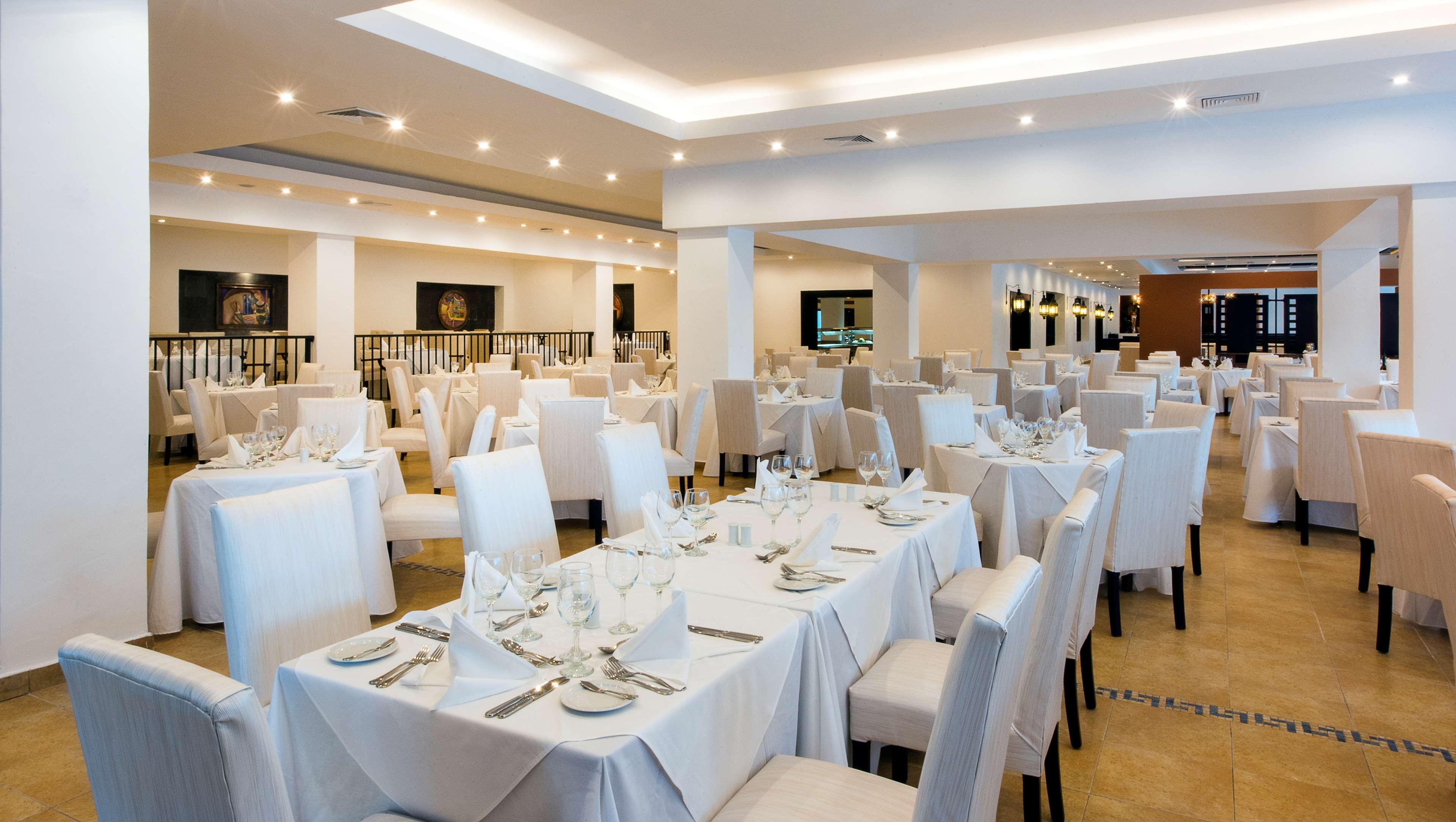 Occidental Punta Cana Bagian luar foto Restaurant